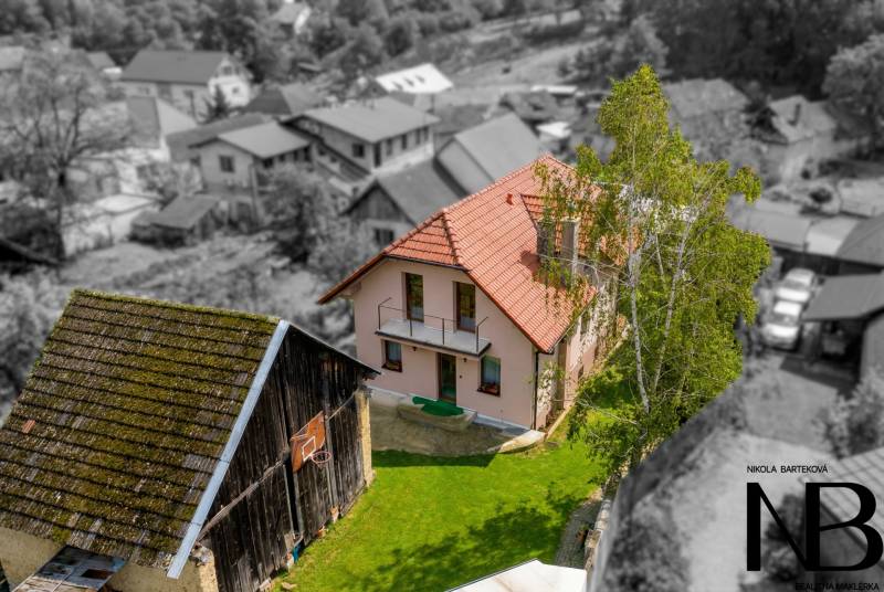 ULTRA SUPER FINAL - Dron 1 pozemok blur.jpg